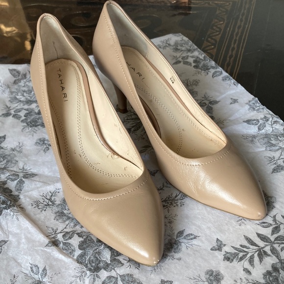 Tahari | Shoes | Tahari Zo Kitten Heels 
